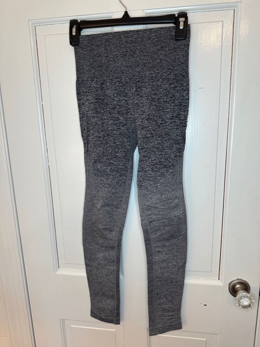 Gym Shark Heathered Gray Leggings size S EUC
